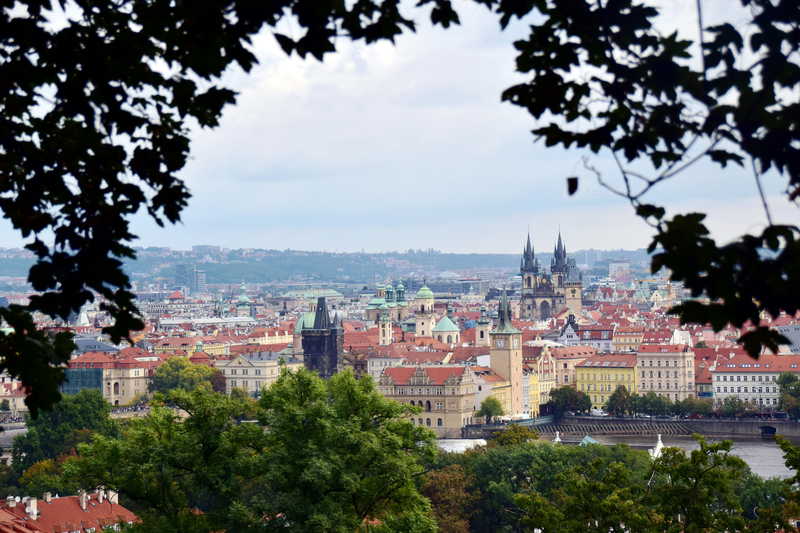 PRAAG SE AMPER-VERSTEEKTE BESIENSWAARDIGHEDE